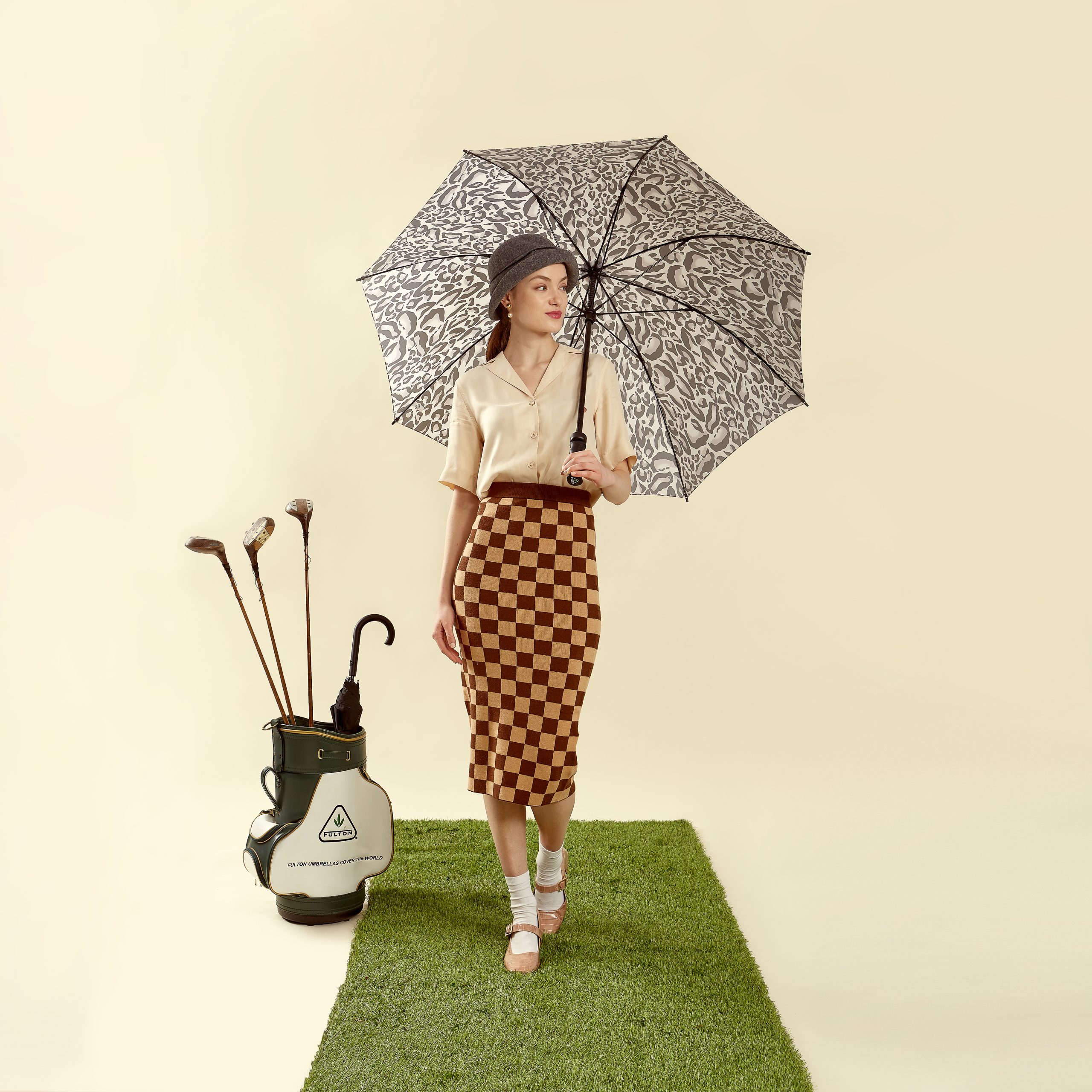 S925-Fairway Ladies Golf- Chic Leopard Square
