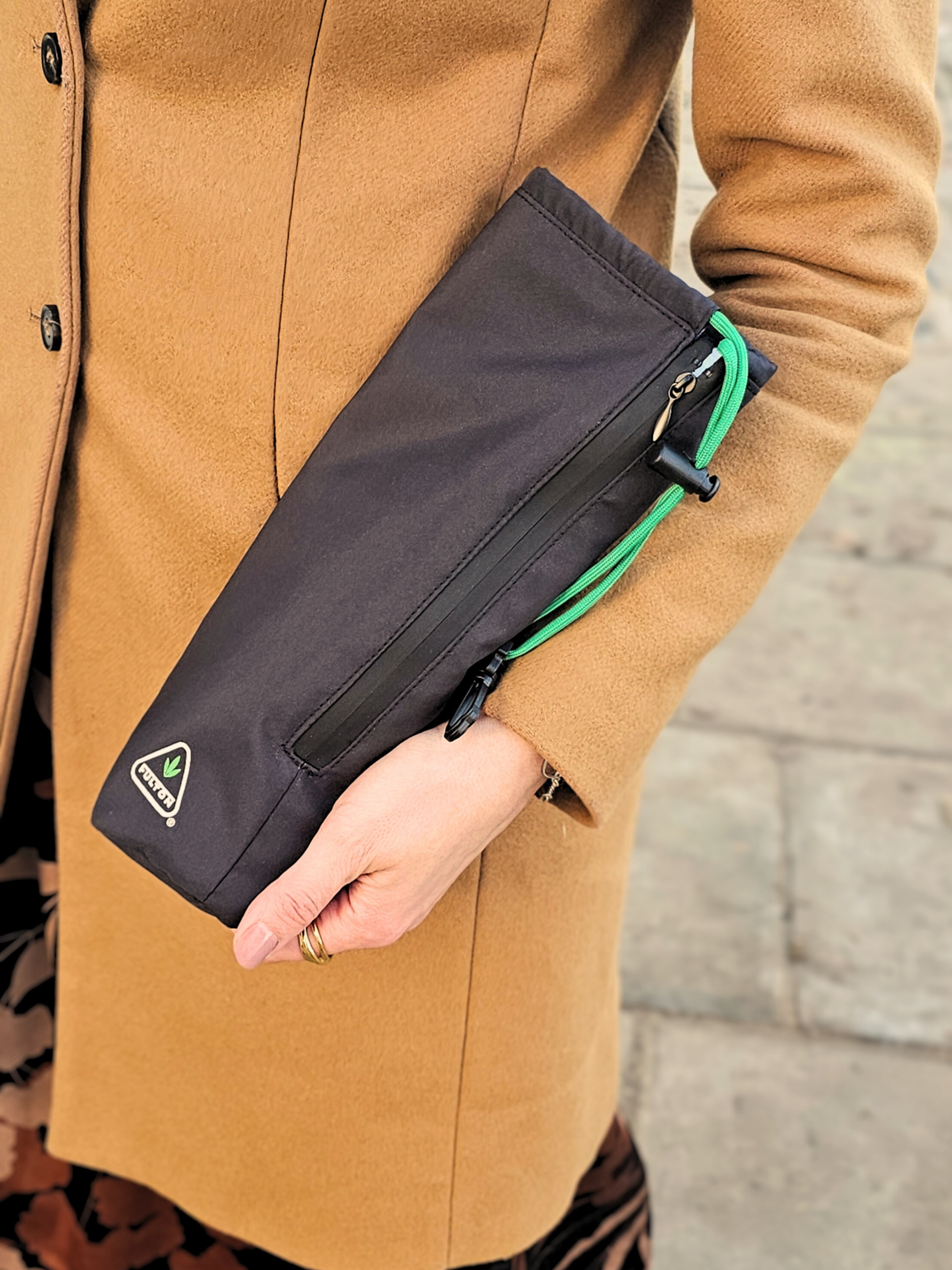 102. G005 Keep Dry Pouch - Black - HighRes (1)